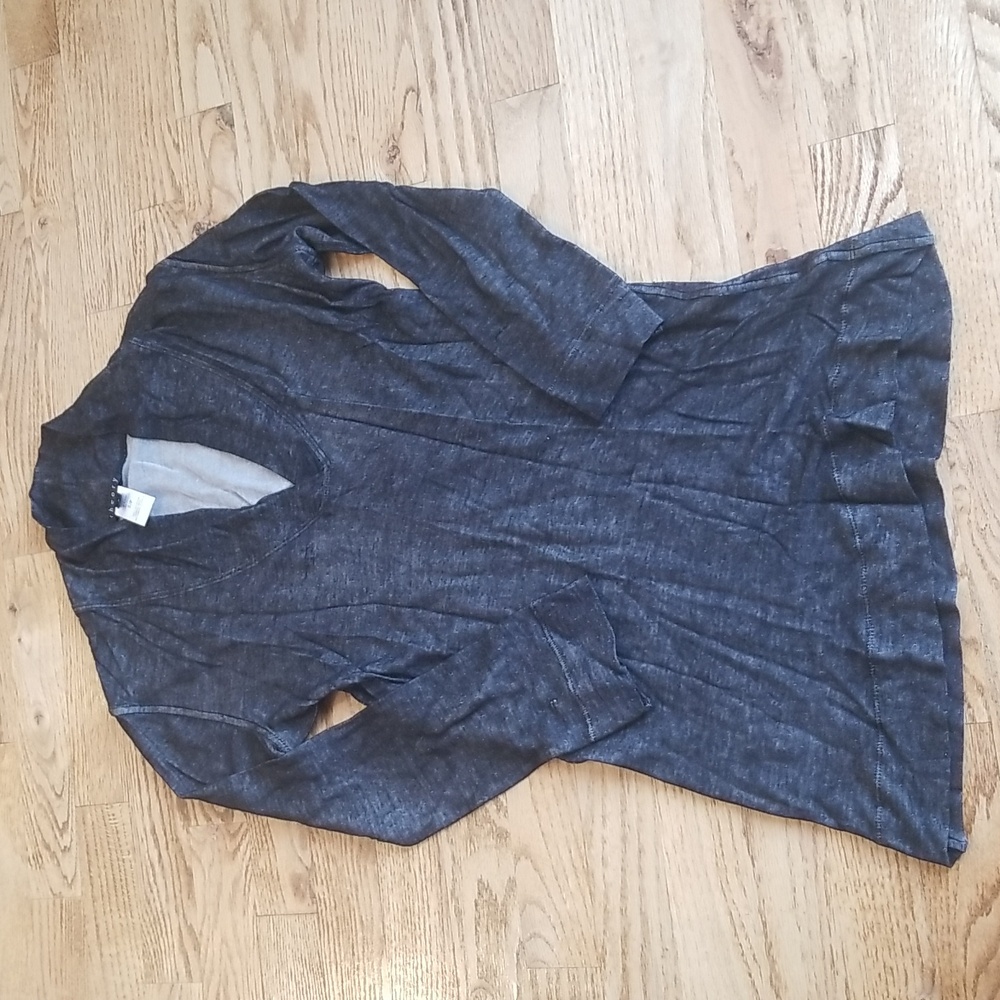 (S) Theory Fitted Lightweight V Neck Top Feminine Flattering Casual Business